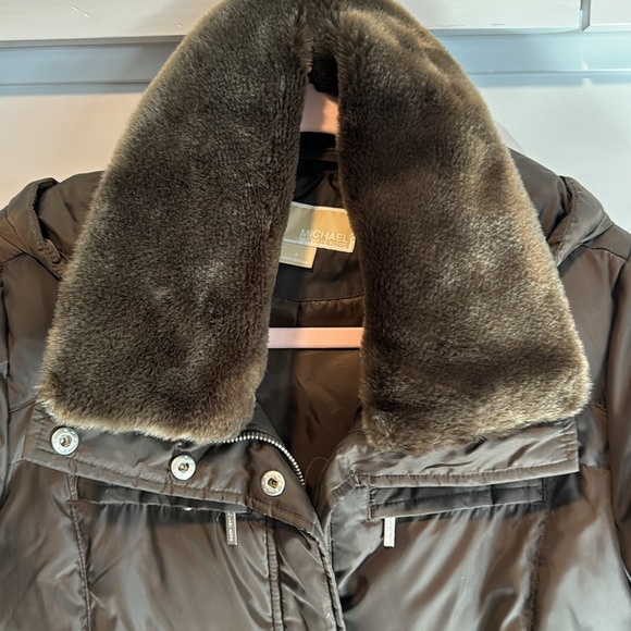 Michael Kors Puffer w/ hood & faux fur collar winter jacket Small midi - Picture 3 of 8